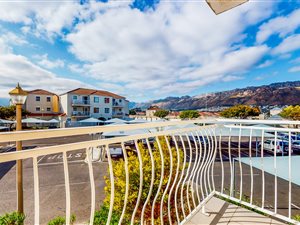 2 Bed Apartment in Gordons Bay Central