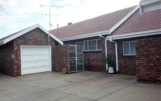 3 Bedroom Simplex in Potchefstroom Central