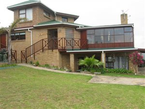 2 Bed Flat in Stilbaai
