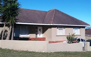 3 Bedroom House in Fernglen