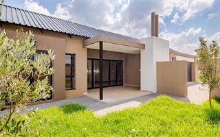 3 Bedroom House in Midstream Estate