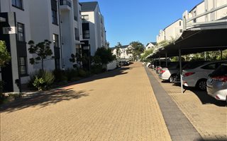 3 Bedroom Apartment in Somerset West Central