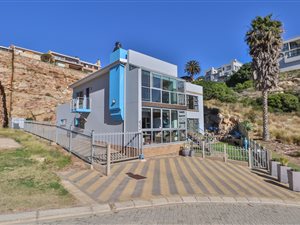 6 Bed Duet in Mossel Bay