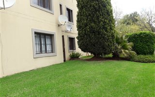 3 Bedroom Apartment in Weltevreden Park