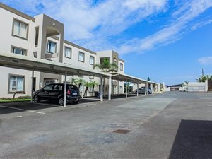 3 Bed Apartment in Uvongo