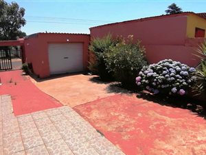 3 Bed House in Eldorado Park