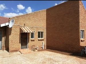 3 Bed House in Flora Park