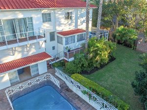 6 Bed House in Vincent