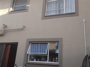 2 Bed Townhouse in Vanderbijlpark SE4