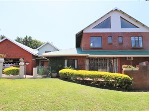 4 Bed House in Blythedale Beach