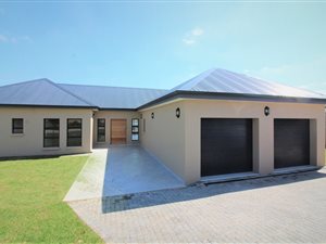 5 Bed House in Kraaibosch