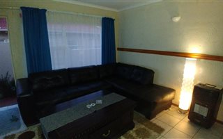 2 Bedroom Duplex in Noordheuwel