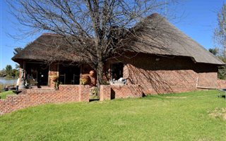 2 Bedroom House in Maselspoort