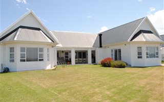 2 Bedroom House in St Francis Links