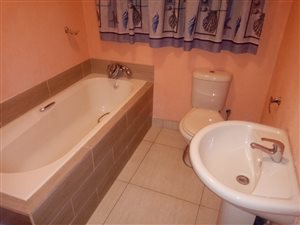 1 Bed Flat in Krugersrus