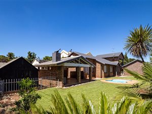 4 Bed House in Highveld