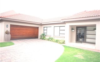 3 Bedroom Townhouse in Vanderbijlpark SW5