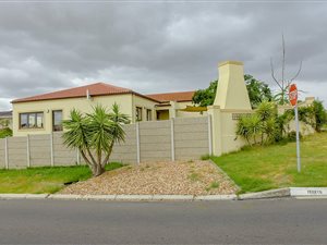 3 Bed House in Brackenfell Central