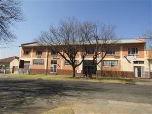 172 m² Retail Space in Westdene