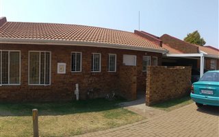 3 Bedroom Townhouse in Birchleigh North
