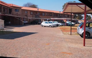 2 Bedroom Simplex in Greenhills