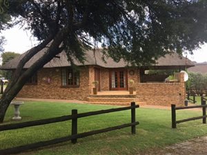 2 Bed House in Miravaal