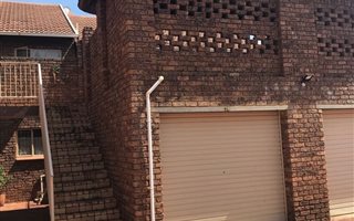 2 Bedroom Apartment in Doornpoort and surrounds
