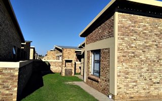 2 Bedroom Townhouse in Bonanne