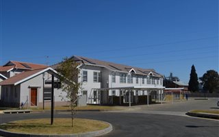 2 Bedroom Townhouse in Randfontein