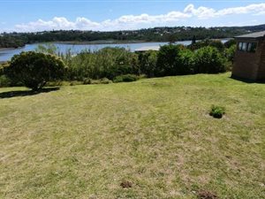 607 m² Land available in Gonubie