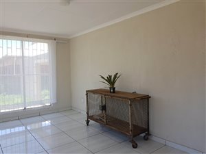 3 Bedroom House in Daggafontein