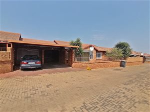 3 Bed Townhouse in Krugersdorp North