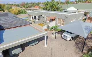 4 Bedroom House in Norkem Park