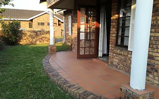 2 Bedroom Simplex in Arboretum