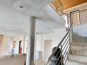 5 Bed House in Highbury