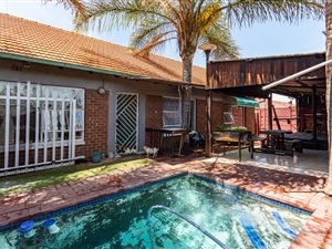 4 Bed House in Elsburg