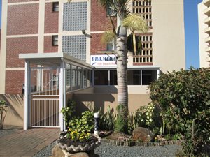 2 Bed Apartment in Amanzimtoti