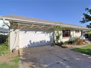 3 Bed House in Briza