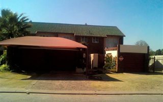 2 Bedroom House in East Geduld