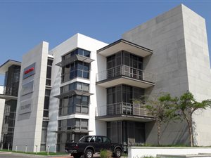 1030 m² Commercial space in Waterfall Estate