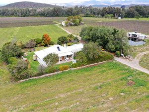 2 ha Farm in Bonnievale