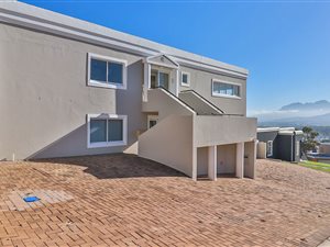 8 Bed House in Mountainside