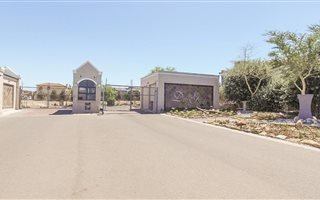 878 m² Land available in Kuilsriver