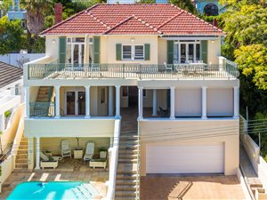 3 Bed House in Bantry Bay