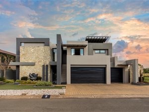 5 Bed House in Ebotse Estate