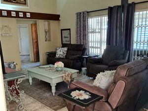 4 Bed House in Aston Manor