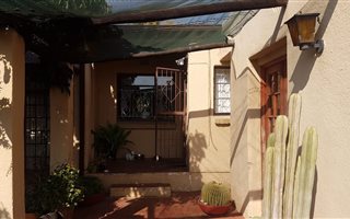 2 Bedroom House in Westdene