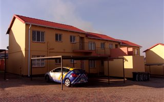 2 Bedroom Apartment in Grobler Park