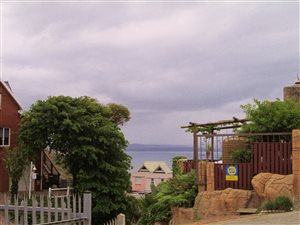 984 m² Land available in Linkside