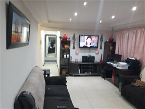 4 Bed House in Lentegeur